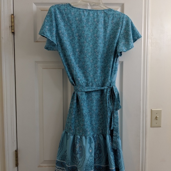 Light Blue Floral Surplice Wrap Dress - Picture 3 of 3